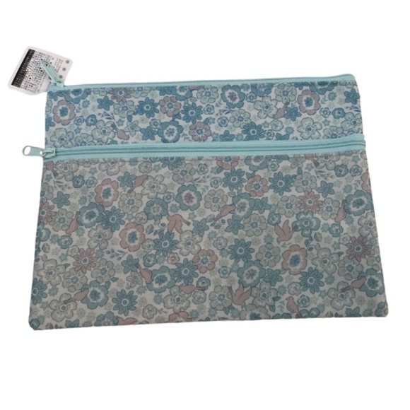 2 Zipper Flat Pouch. Floral. Blue Multi - Picture 1 of 8